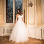 Ball gown wedding dress